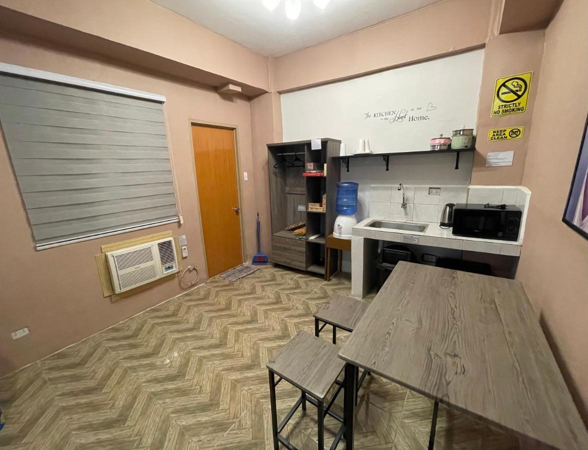 Staycation Netflix Wifi Thousand Cable Channels Games And Board Games Fiber Net Cozy Comfy Relax