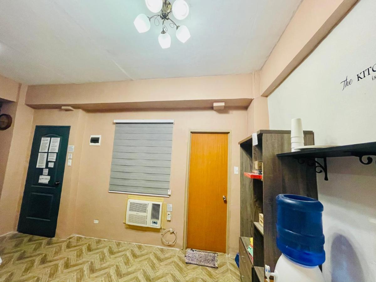 Staycation Netflix Wifi Thousand Cable Channels Games And Board Games Fiber Net Cozy Comfy Relax Manila